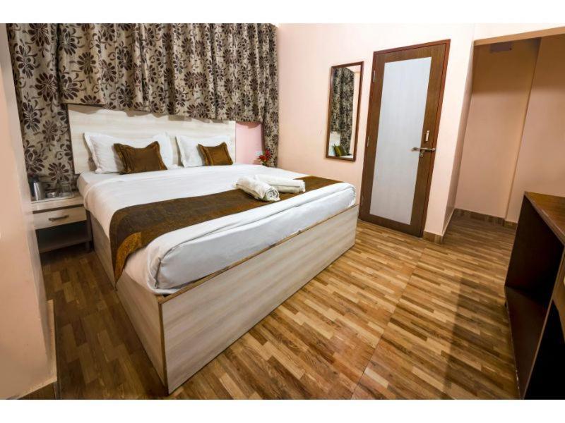 Hotel Bleue Mont Варанасі Екстер'єр фото