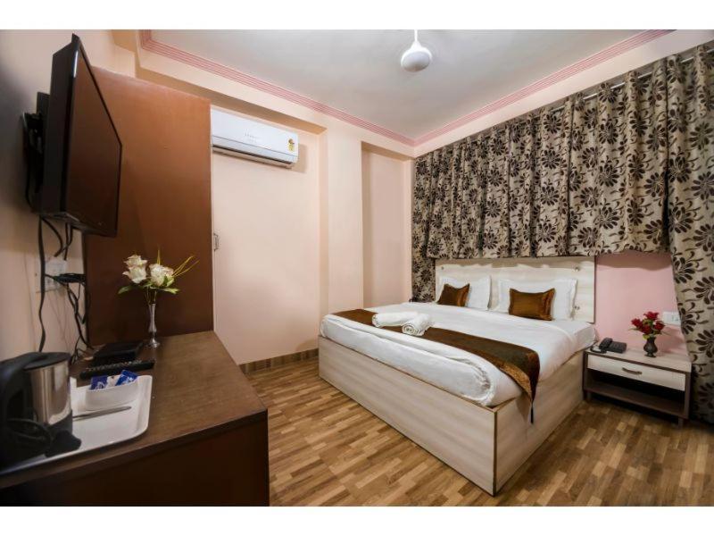 Hotel Bleue Mont Варанасі Екстер'єр фото