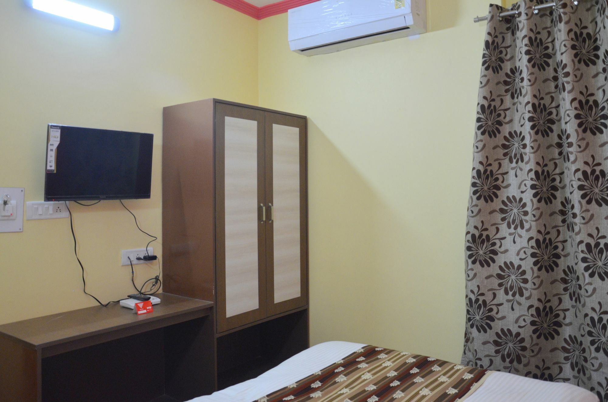 Hotel Bleue Mont Варанасі Екстер'єр фото